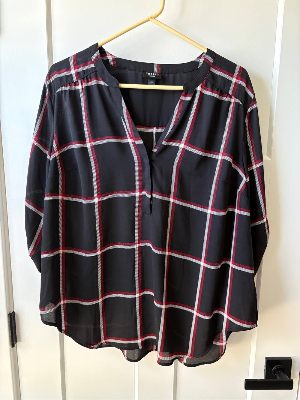 Torrid ‘Harper’ 3/4 Sleeve Pullover Blouse in black and red plaid 1X